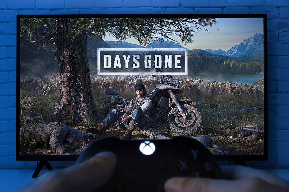 Man play Days Gone on PC